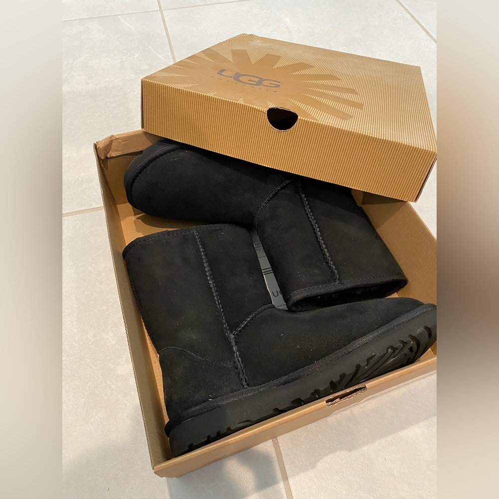 Ugg Classic Short Boot